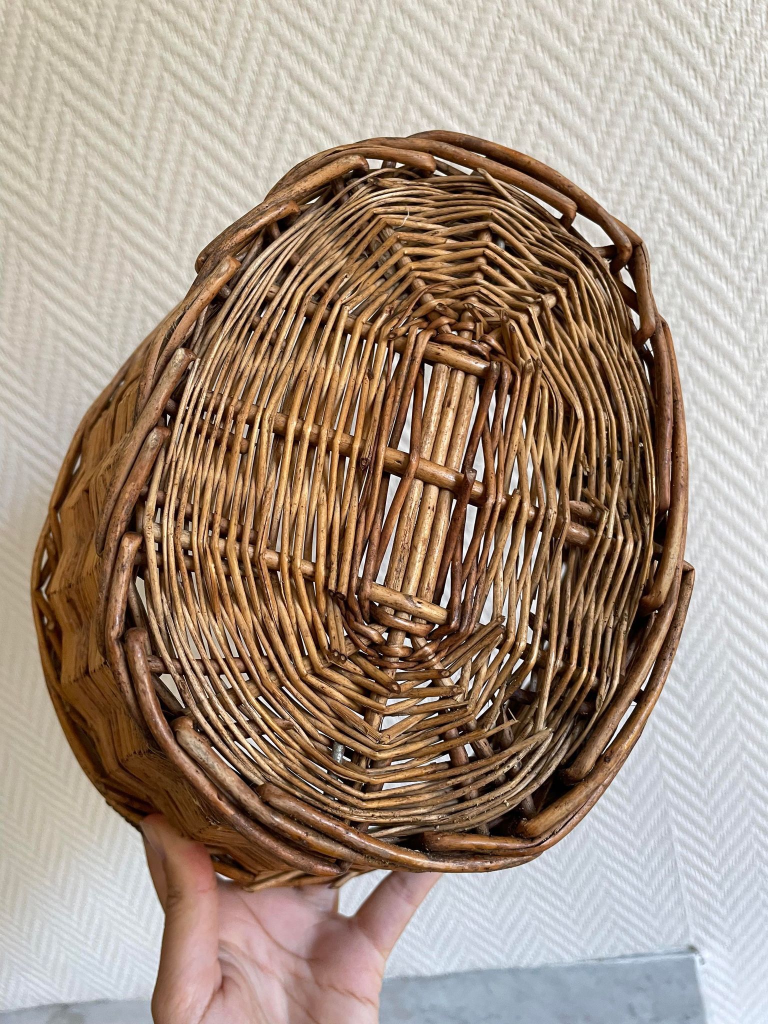 Small wicker basket
