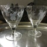 1 set of 8 antique glasses