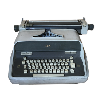 1963 IBM electric typewriter