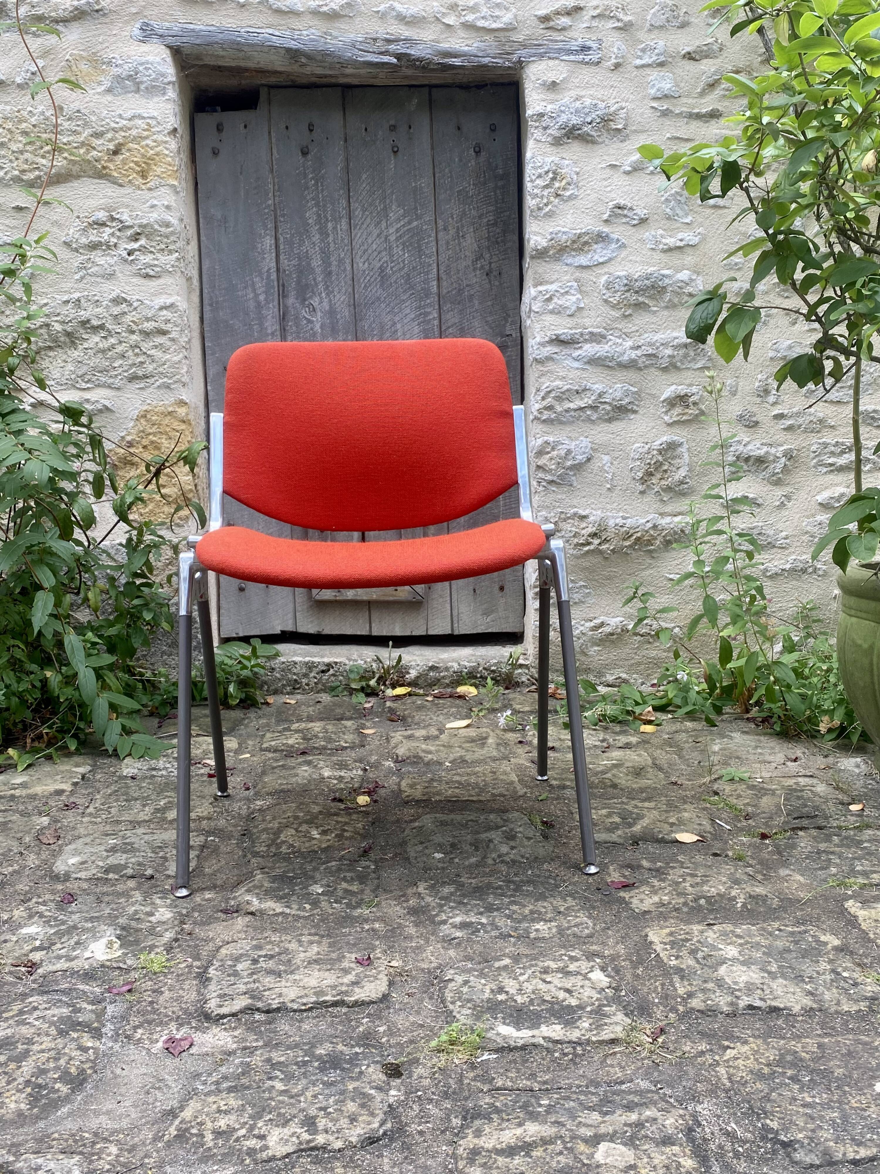 4 stackable chairs by Giancarlo Piretti DSC 106 for Anonima Castelli