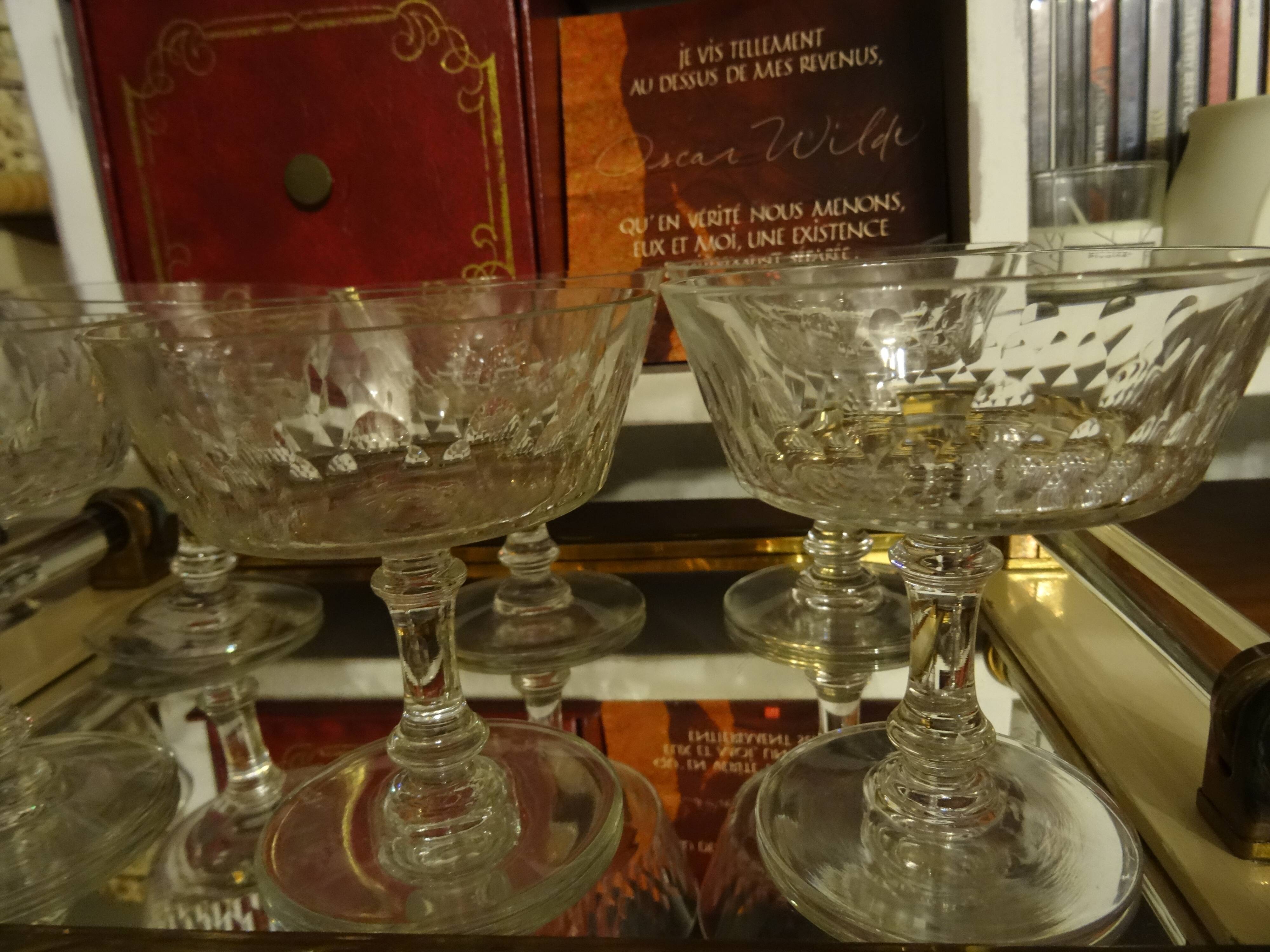 Elegant set of 8 Baccarat champagne cups