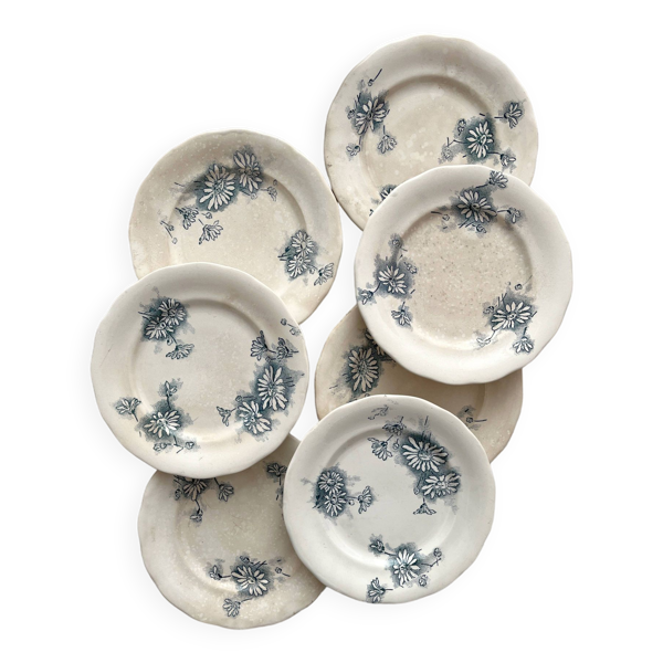 7 assiettes à dessert en terre de fer ''Marguerite'' faïencerie Nouvelle Givors