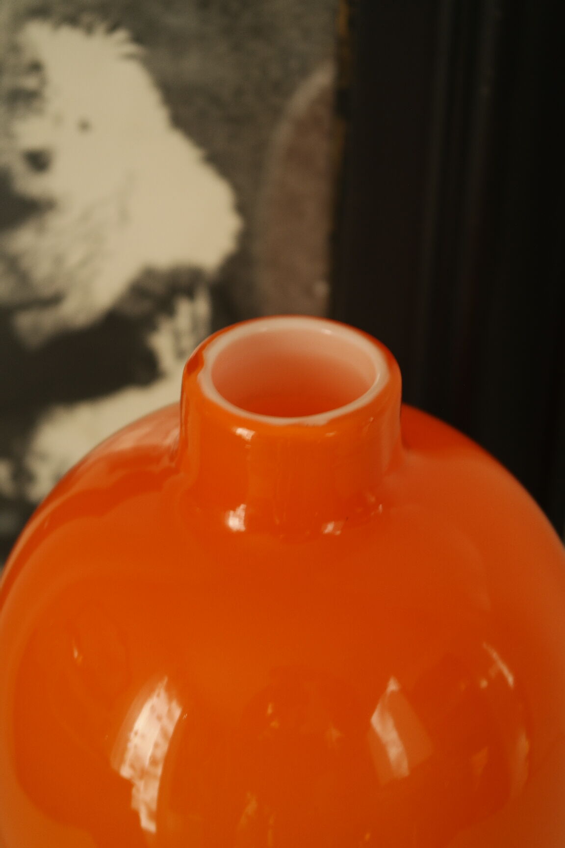 Vase en opaline orange vintage