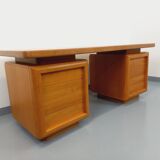 Grand bureau de direction double-face vintage en bois de chêne années 70