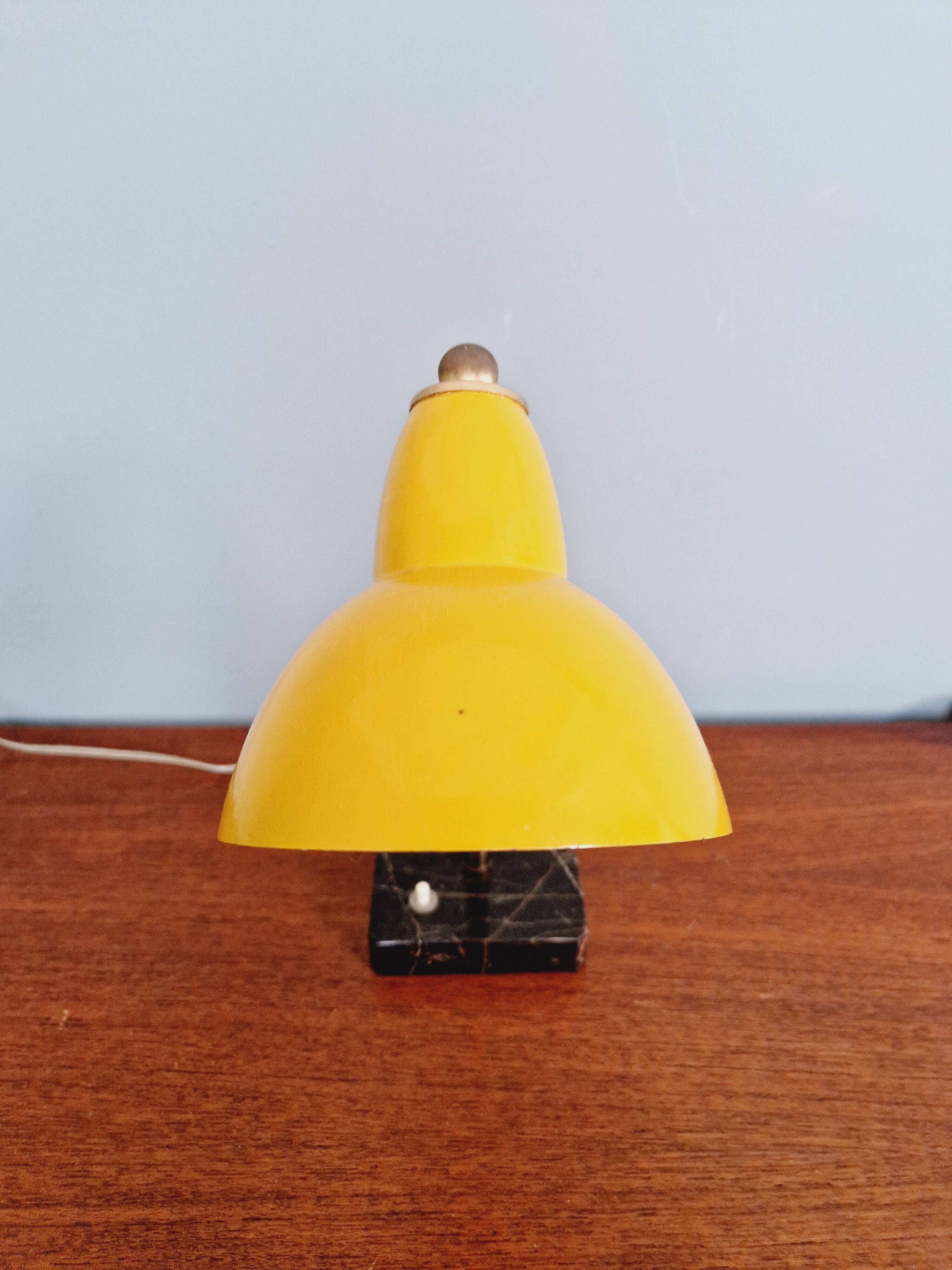 Casserole lamp in yellow lacquered metal and black marble, 1950s