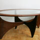 Table basse ovale Astro par Victor Wilkins  1960