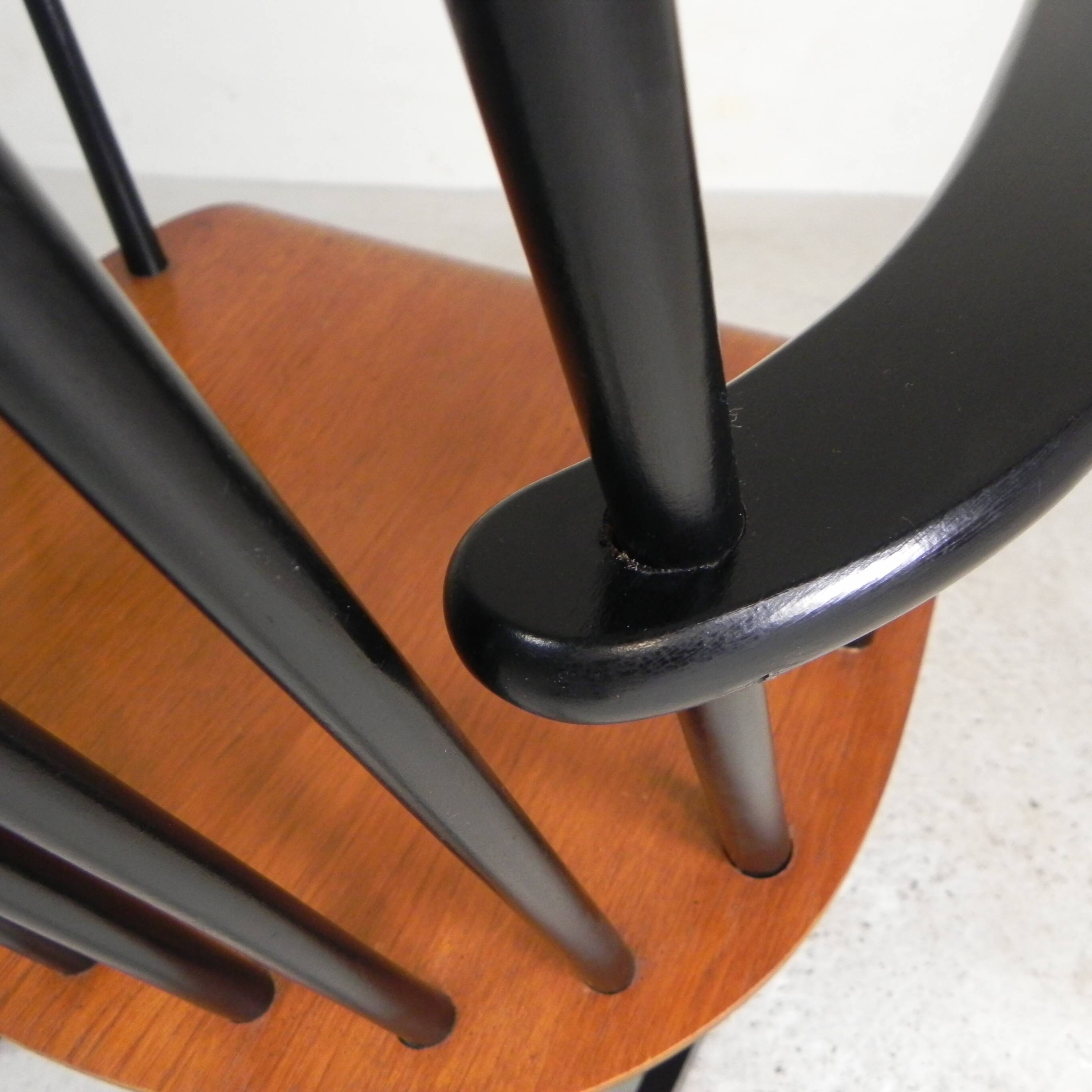 Spindle chair, rocking chair