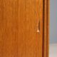 Petite armoire design vintage plaquée en chêne des années 50 d'origine