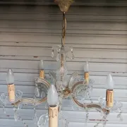 Very beautiful Venetian chandelier with 5 lights / complete and in working condition.