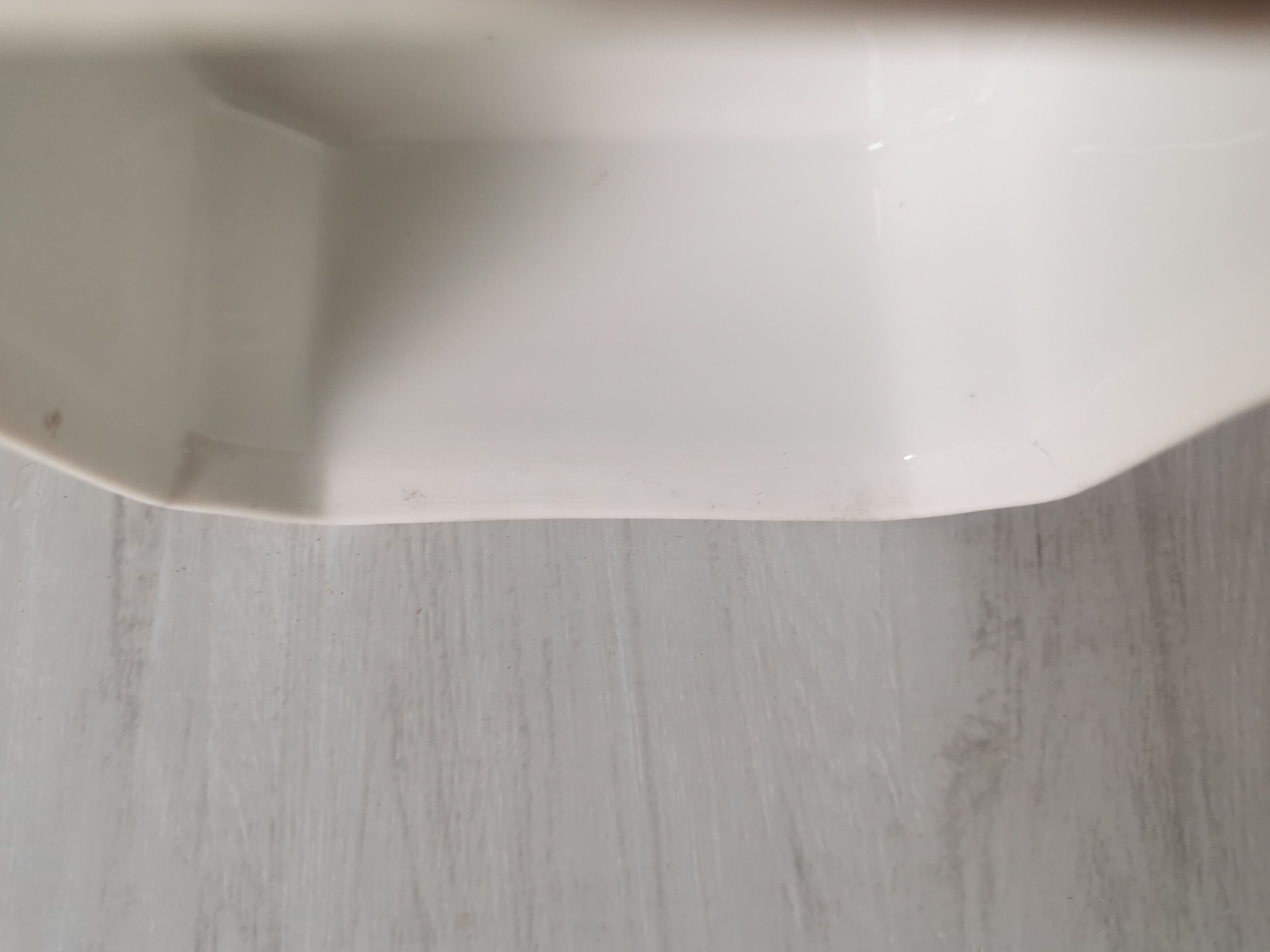 Porcelain bonbonnièree de Limoges