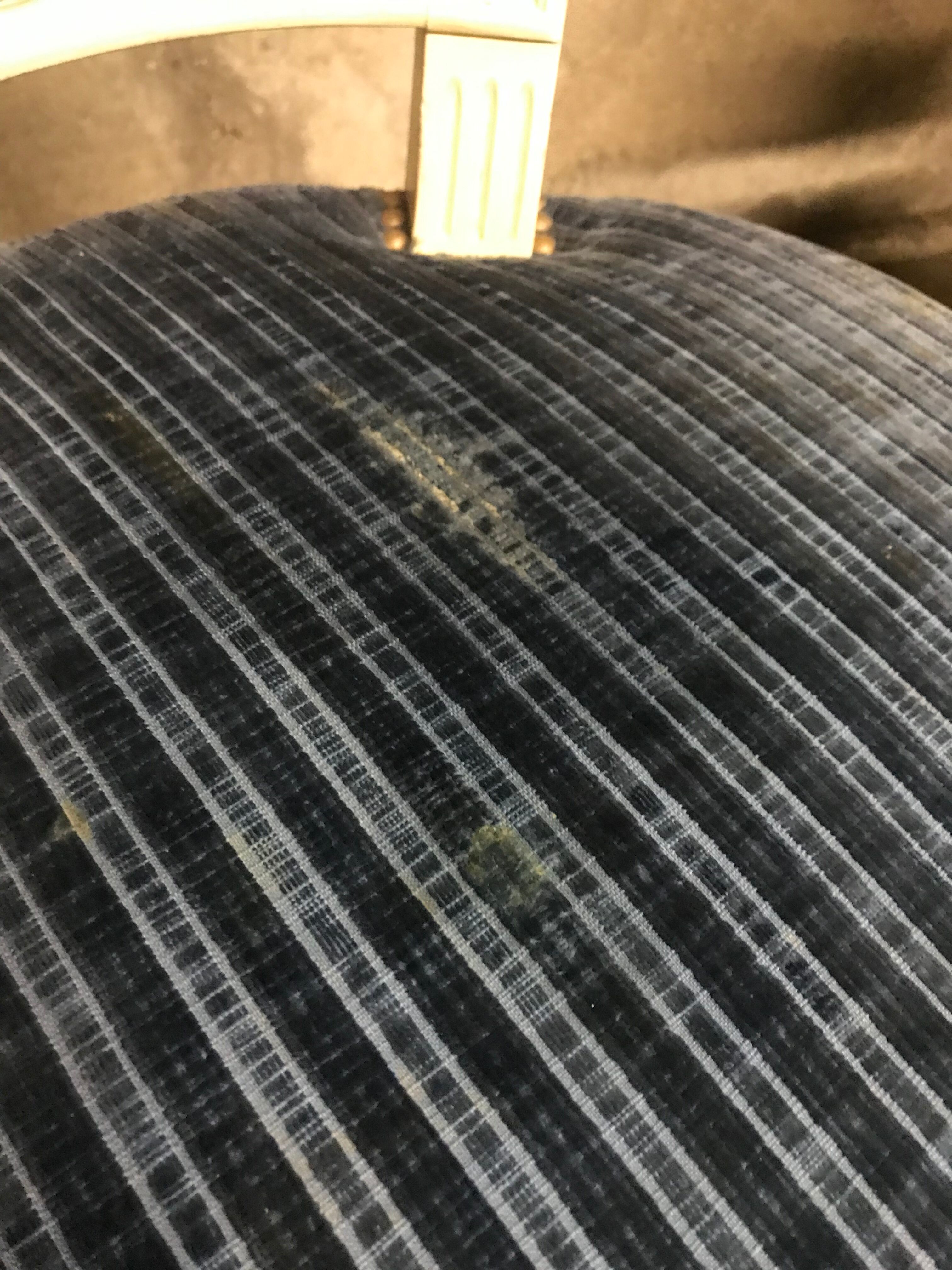 Suite of 4 Louis XVI chairs