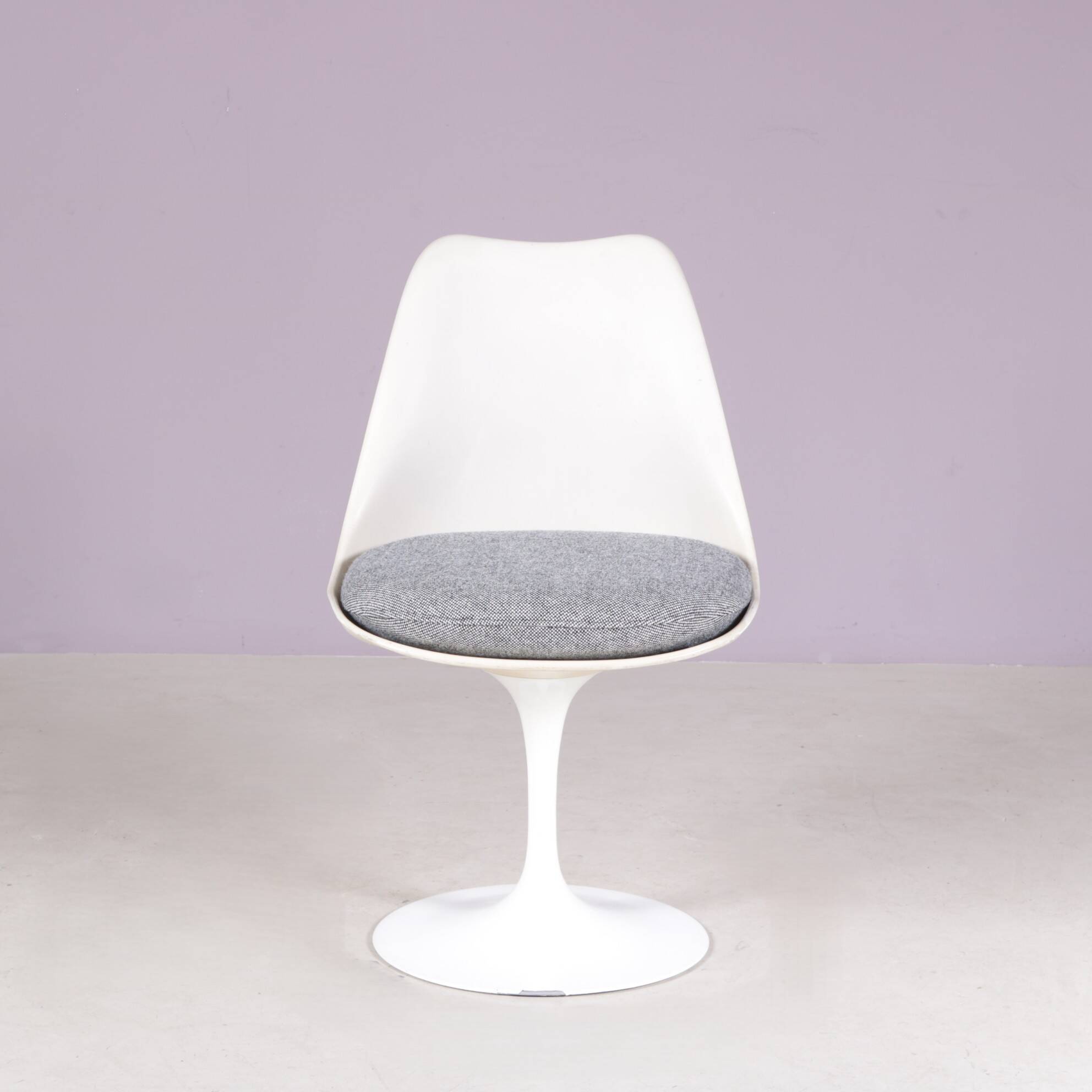 1970s Tulip side chair in white coated aluminium with plastic and fabric c