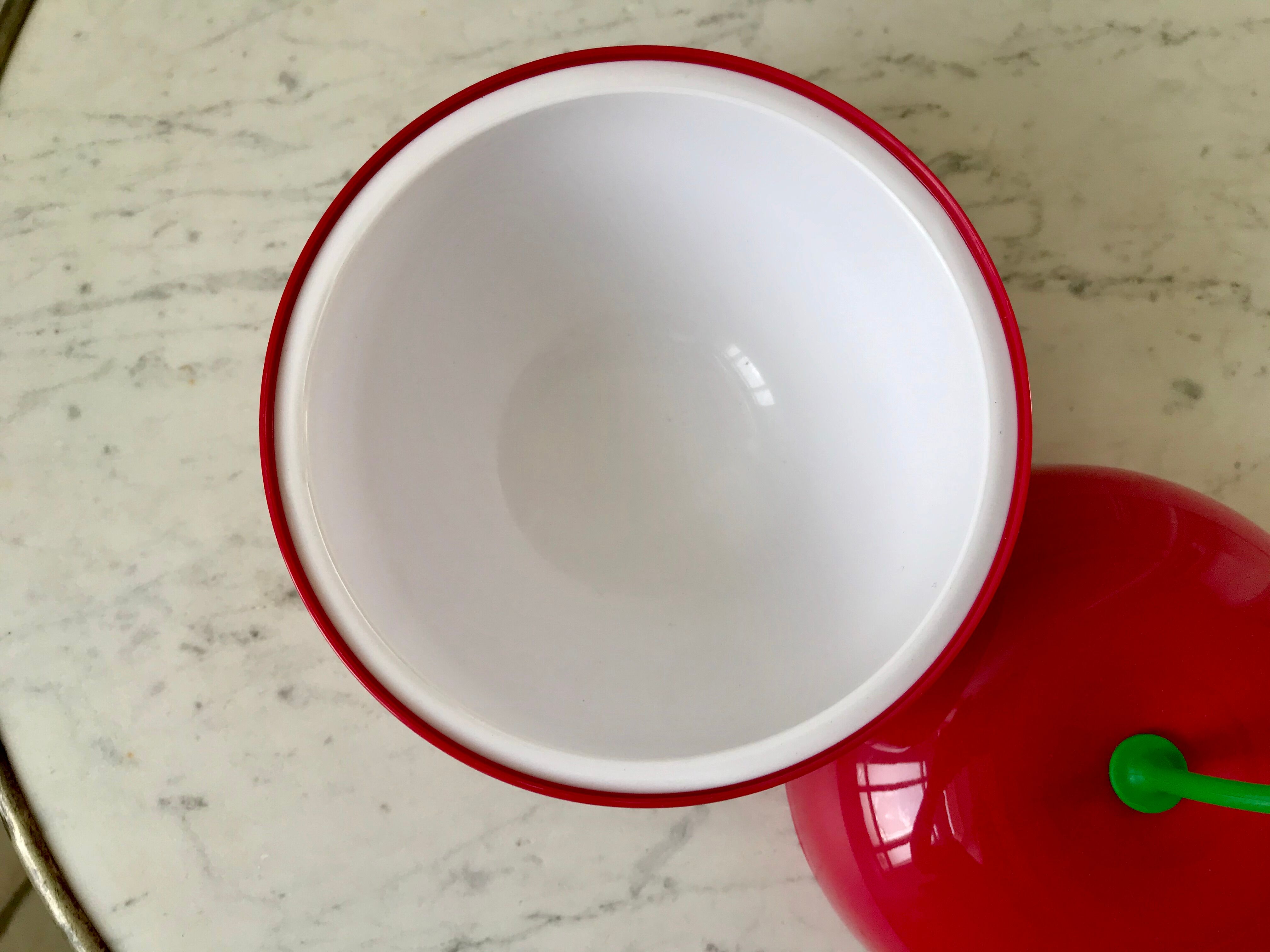 Red ice cube apple 70s