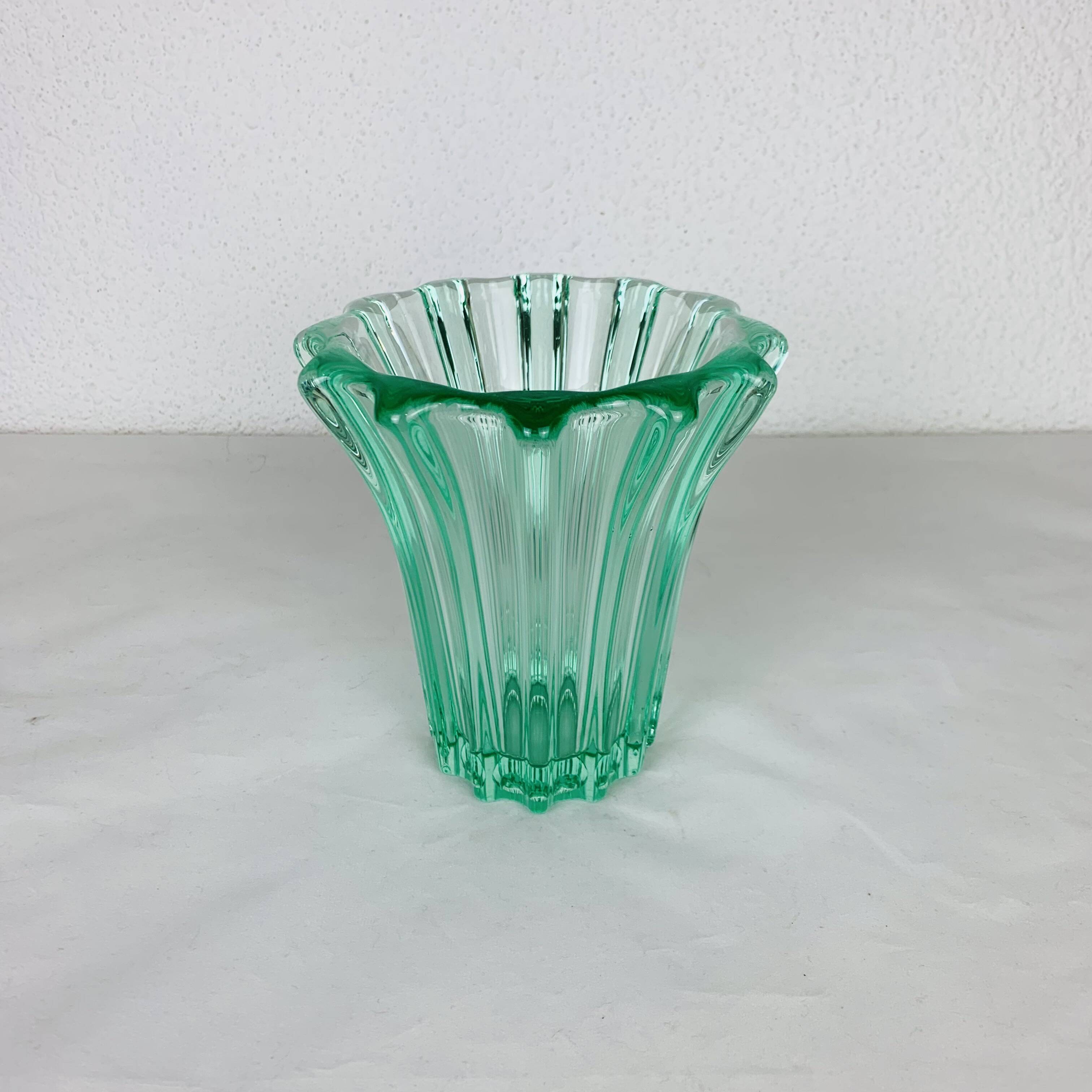 Art Deco vase Pierre d'Avesn, green color