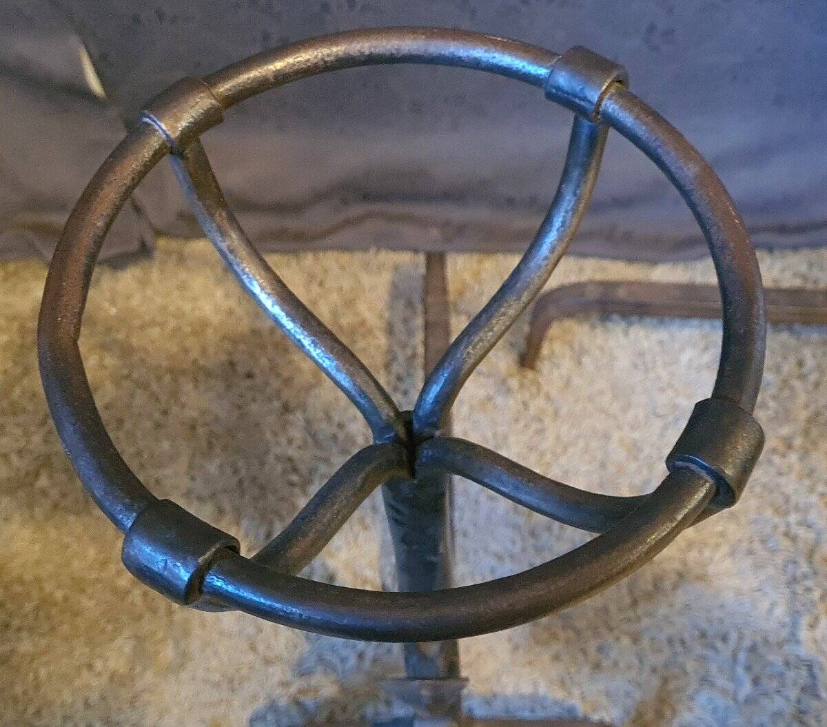 Paire de landiers, chenets à godets XIXème