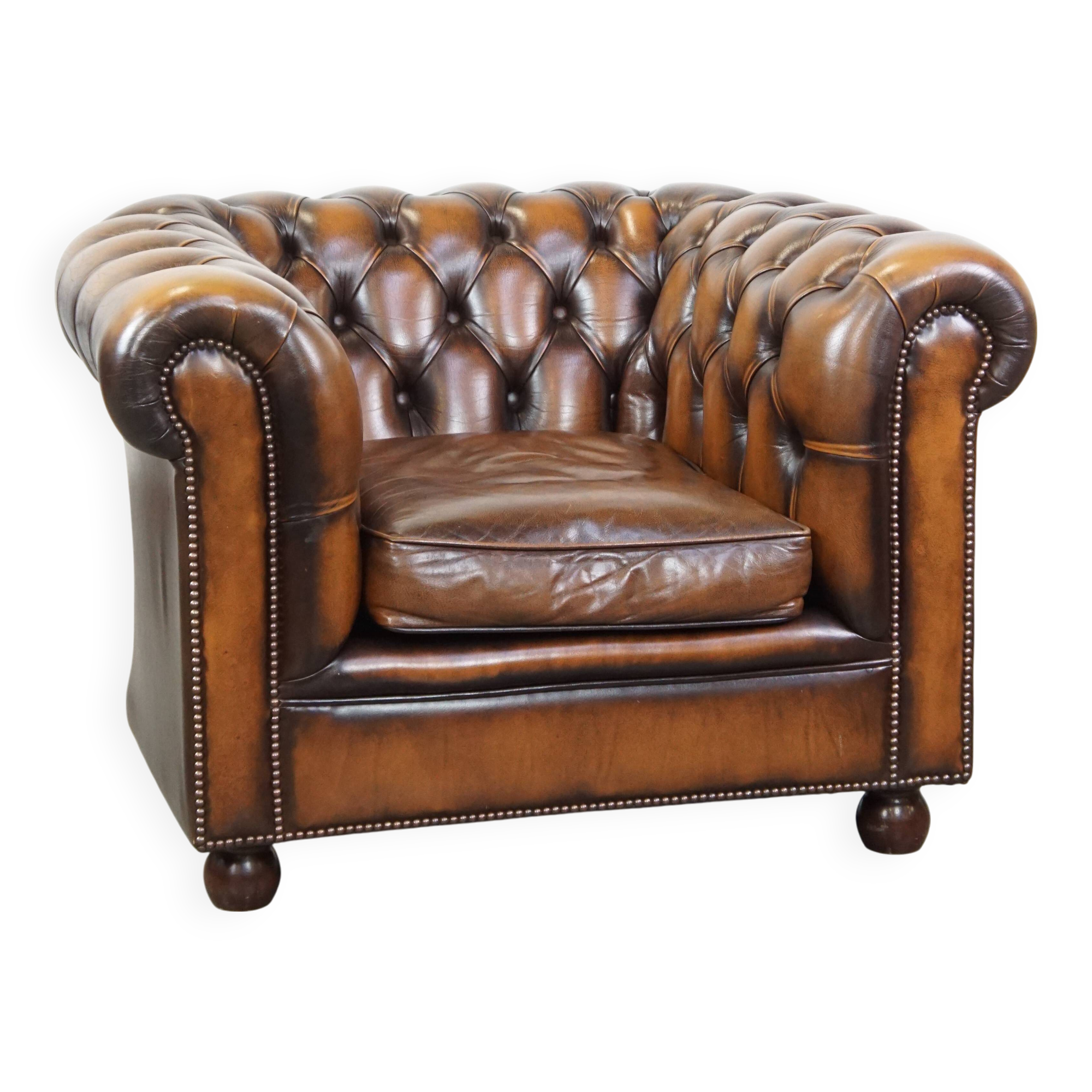 Classic Genuine Leather English Chesterfield Armchair in Good Condition