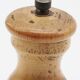 Ancienne poivrière en bois