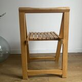 FOLDING CHAIR