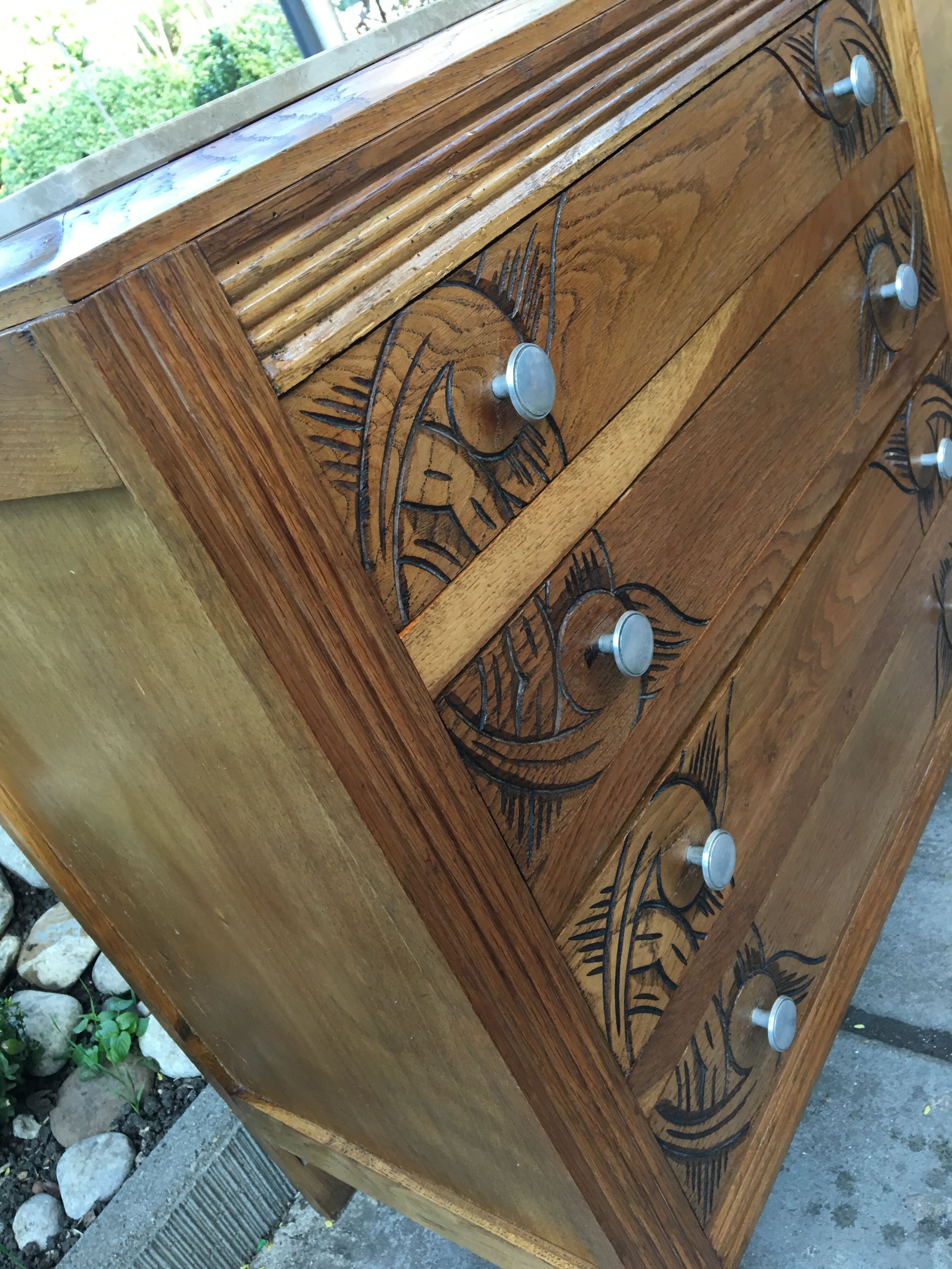Art deco chest of drawers