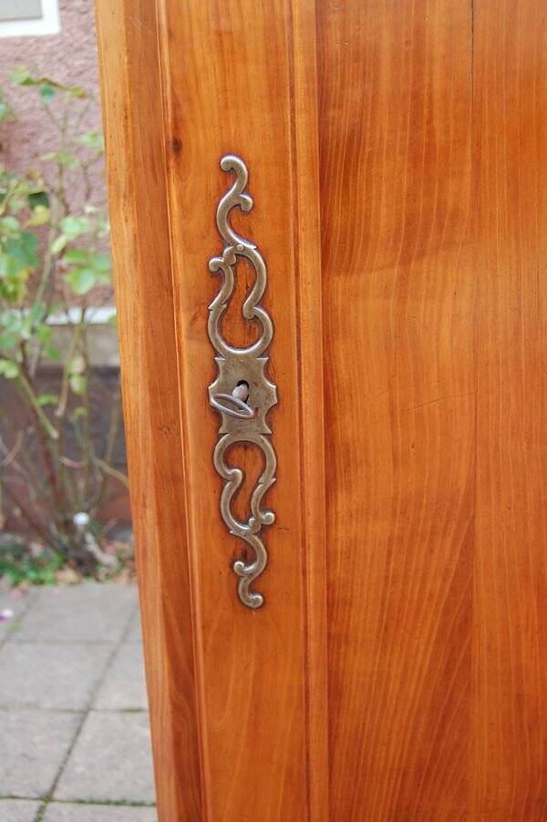 Buffet Louis XV en merisier du 19e siècle