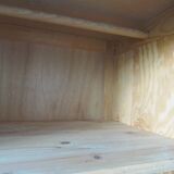 Armoire, penderie patinée gris perle finition cirée.