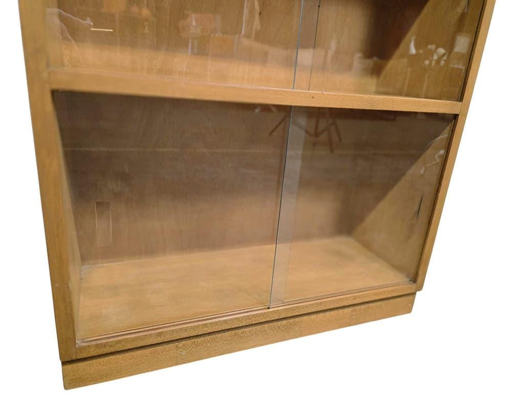 Vintage wooden mini shelf/display case/bookcase