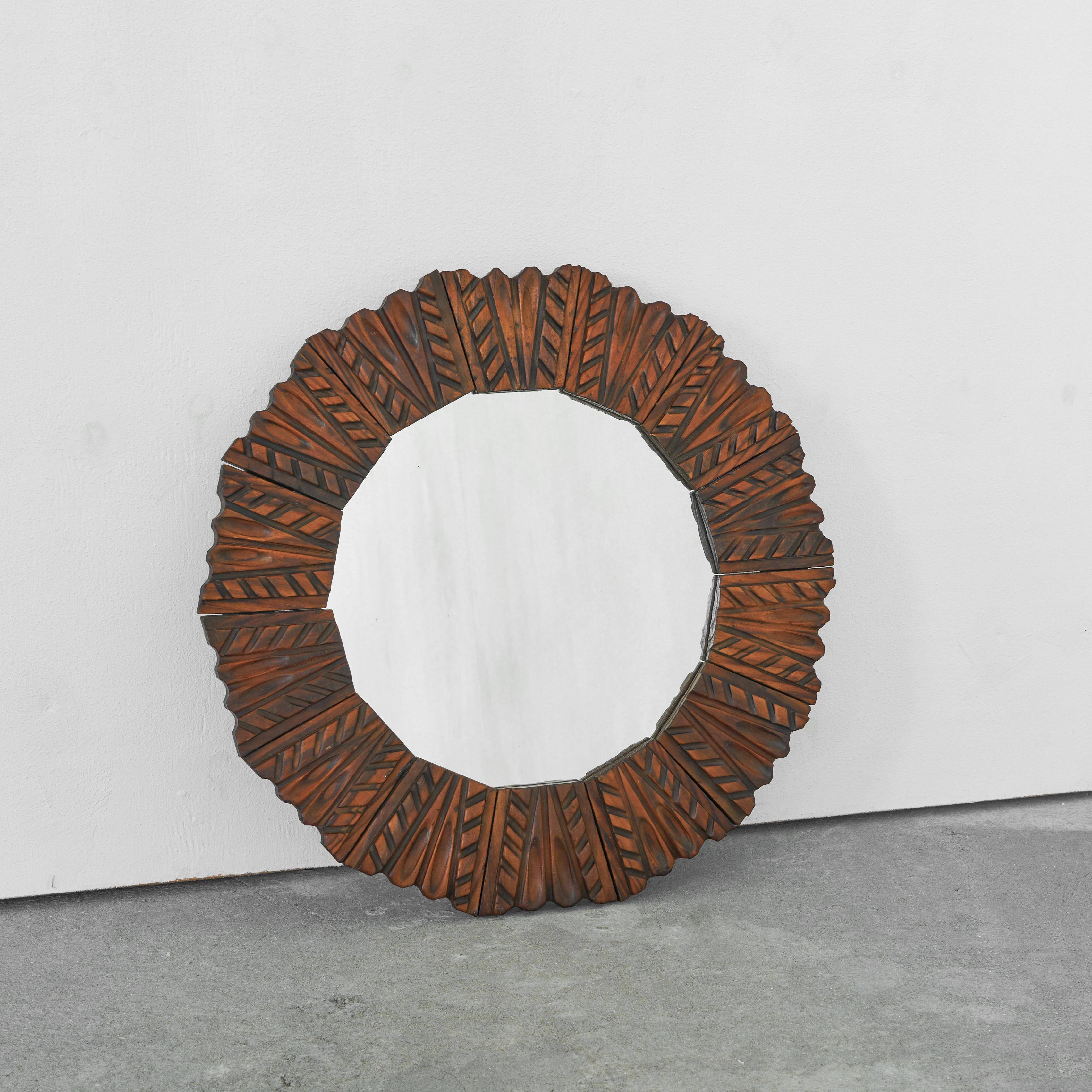 Miroir mi-siècle en bois sculpté années 1960