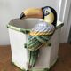Cache pot vintage en barbotine à décor de Toucan