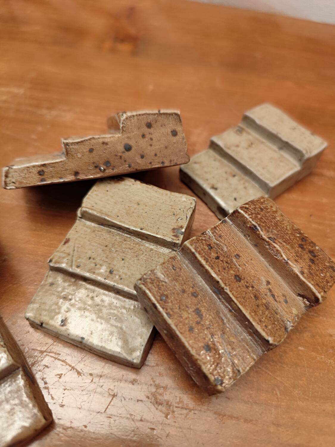 6 enamelled stoneware knife holders