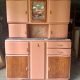 Buffet Mado vintage rénové – teinte ocre chaleureux, plateau en marbre