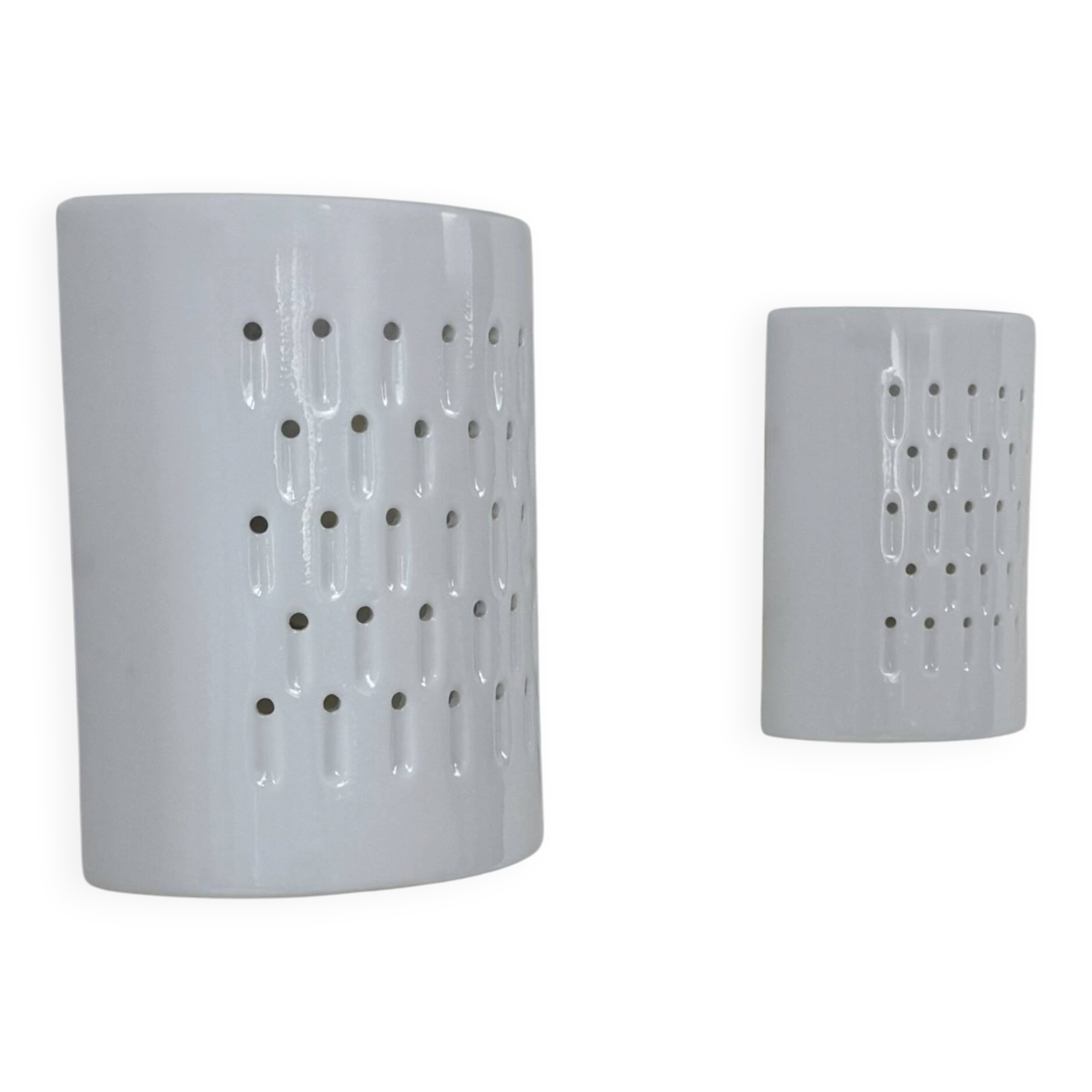 Pair of vintage wall lights in white porcelain, France, 1980.