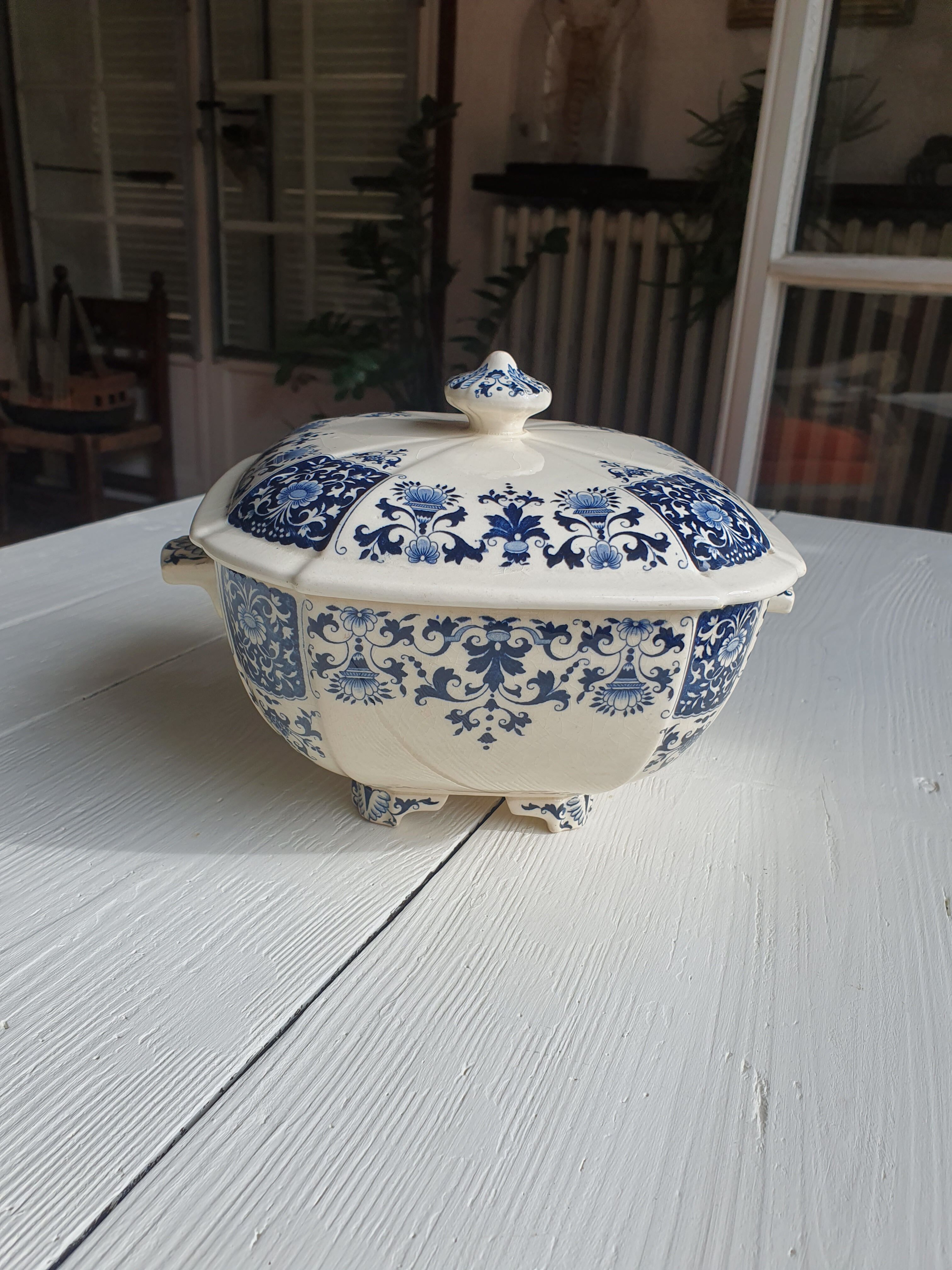 Iron Earth tureen earthenware from Gien model Ibis