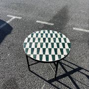 Round coffee table in green and white zellige – handcrafted Moroccan.