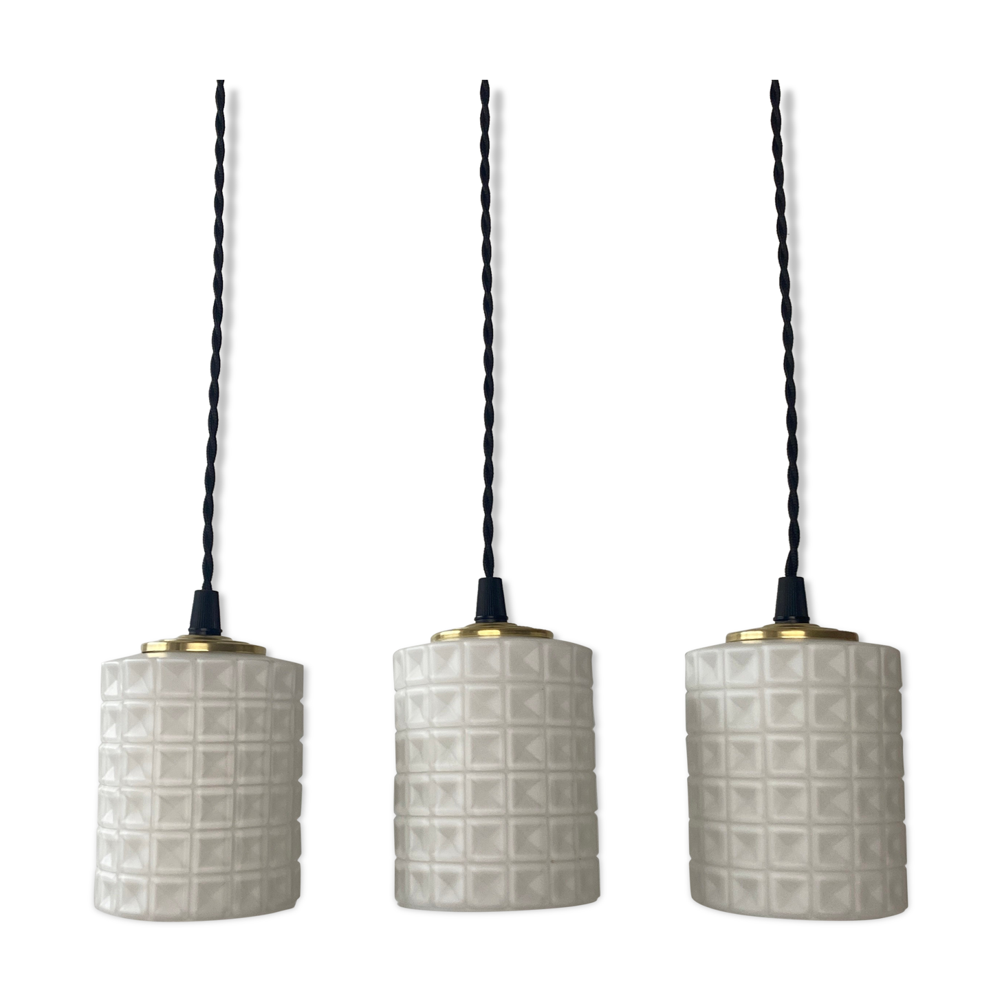 Lot 3 suspensions in vintage opaline