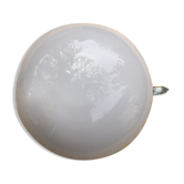 Globe en opaline blanche