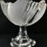 Art Nouveau hard foot cut in engraved crystal