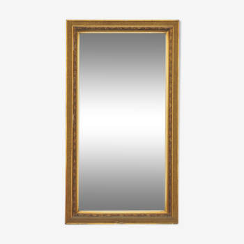 Miroir rectangulaire en bois et stuc doré