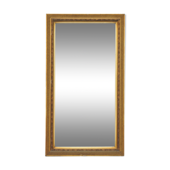 Rectangular mirror in wood and gilded stucco