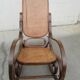 Rocking chair en cannage et bois courbé