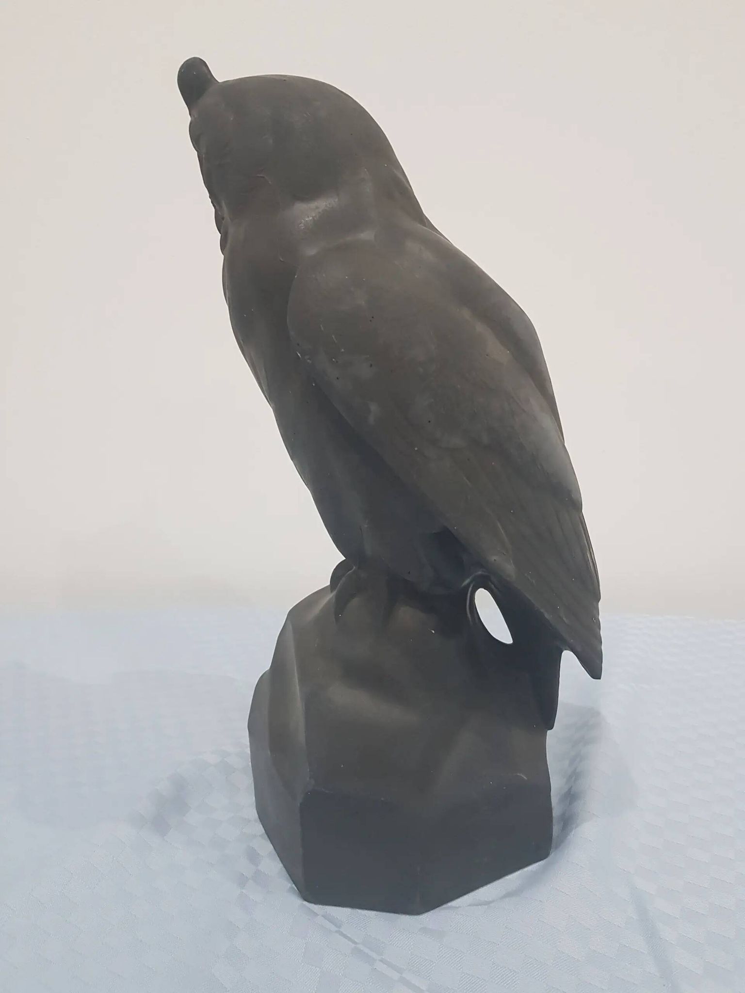 Owl sculpture, black lawinit, art. Curth, Henker & Co., Germany, 1920s.