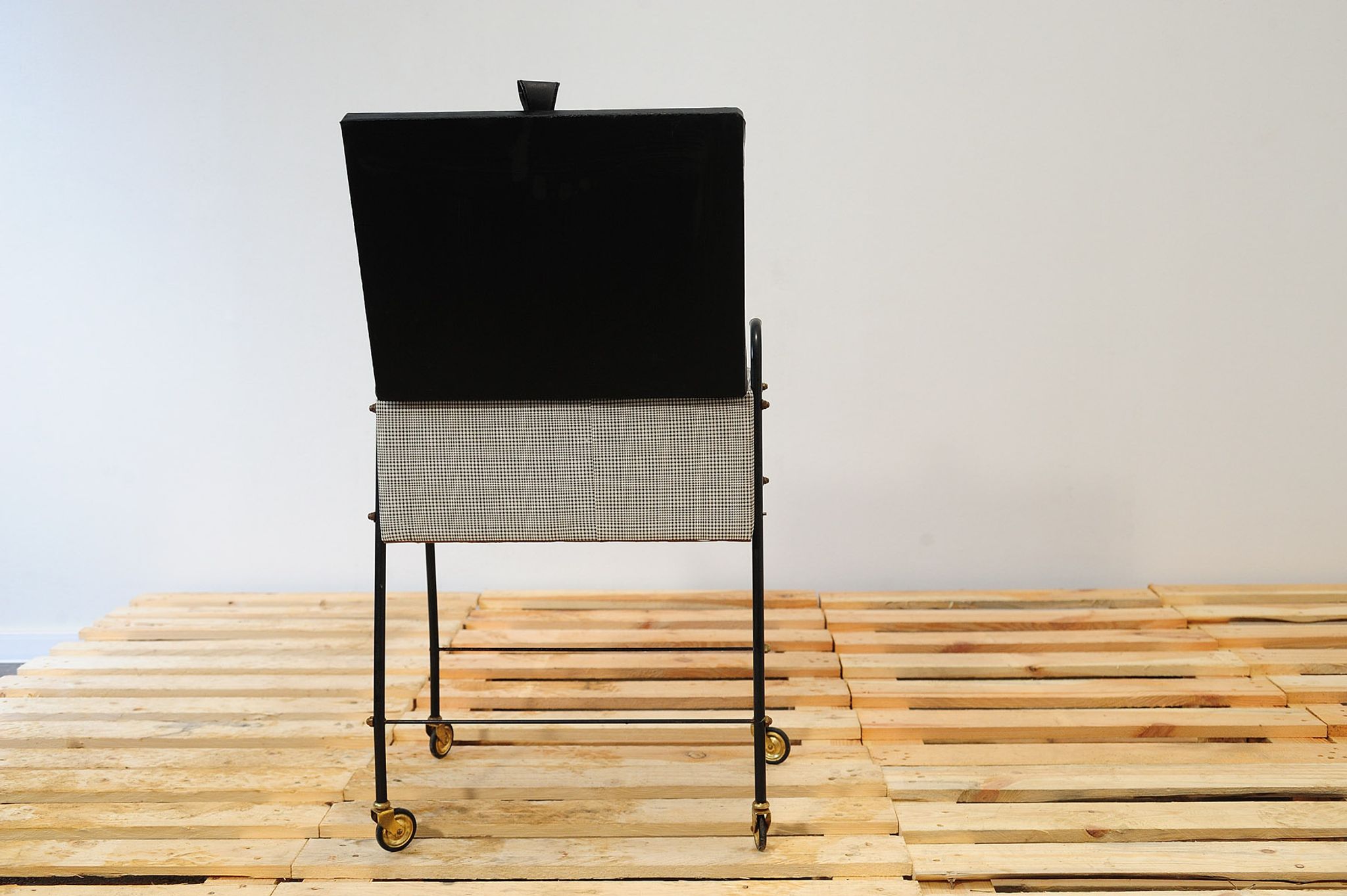 Table de couture allemand sur roulettes des années 1970