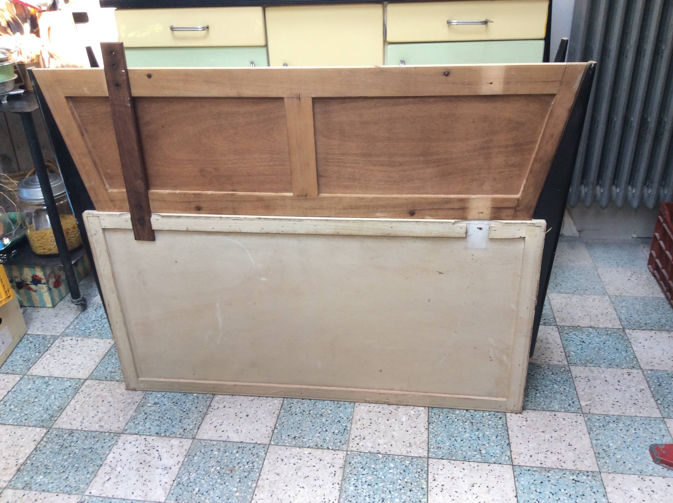 Kitchen sideboard in wood and Formica