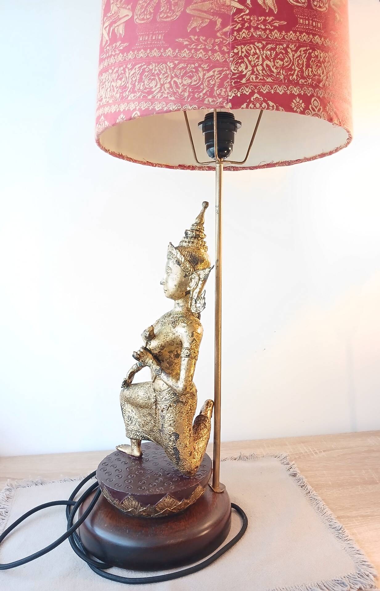 Unique and monumental Siamese bronze lamp from the 19th century, Thailand, 76 stamped.