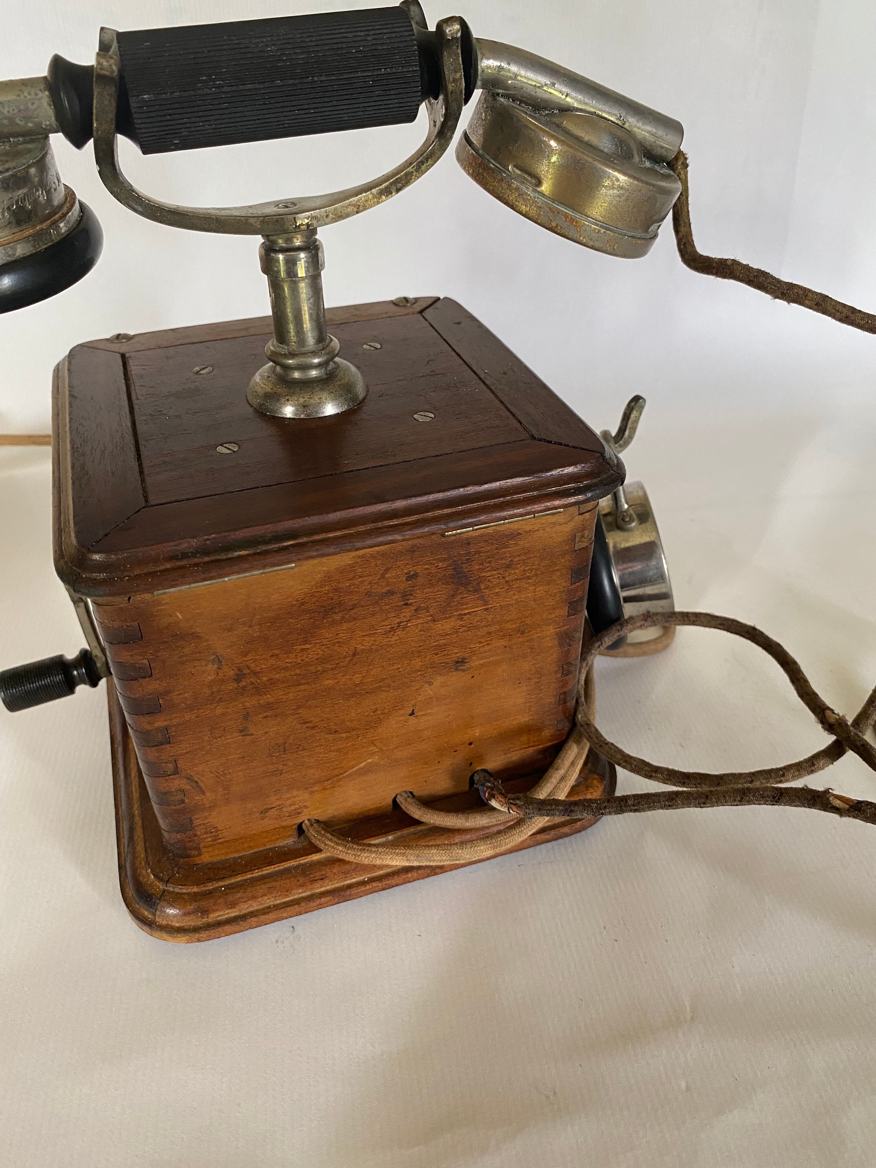 Téléphone bois à manivelle 1920