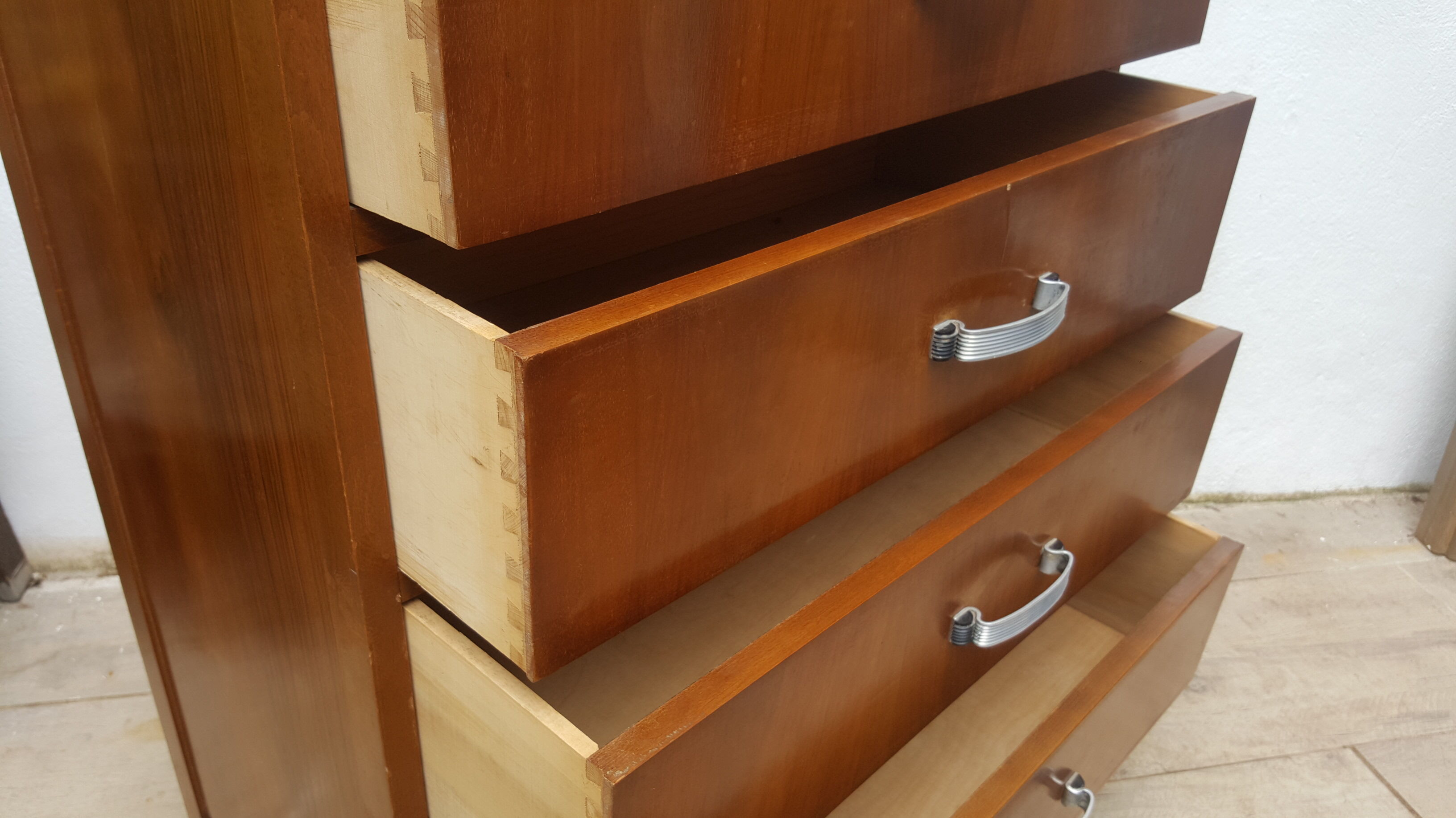 Art Deco chest of dravers