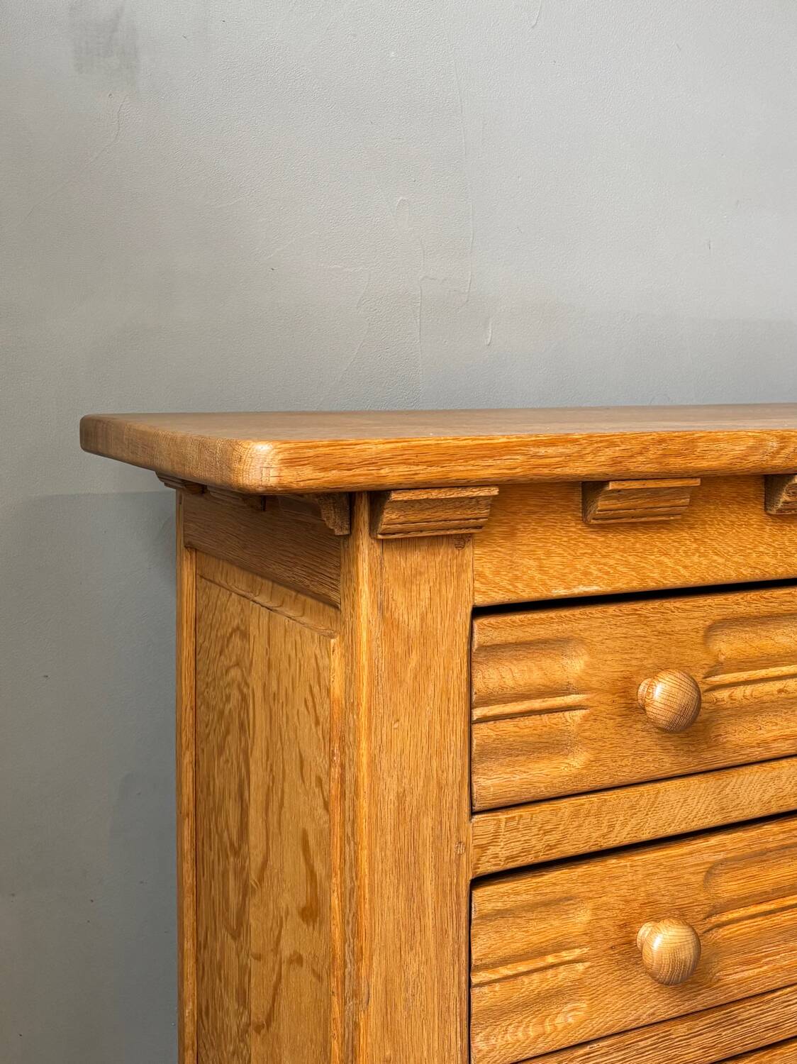 Commode ancienne en chêne massif, esprit Arts & Crafts