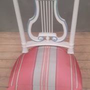Chaise style Louis XVI laquée dossier lyre
