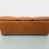 Vintage cognac camel leather canapé from the 1970s.