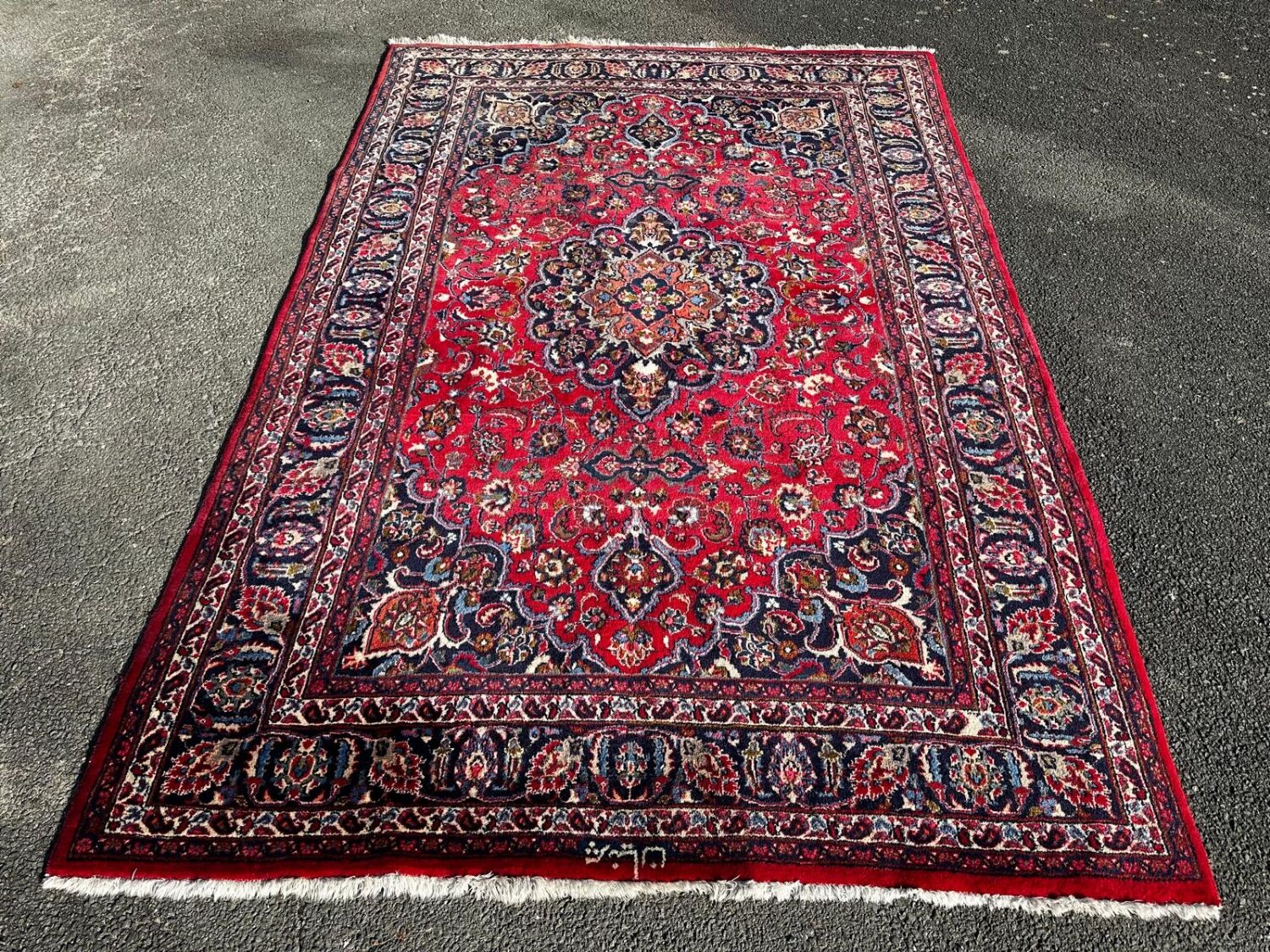 Large Persian carpet 3m x 2m