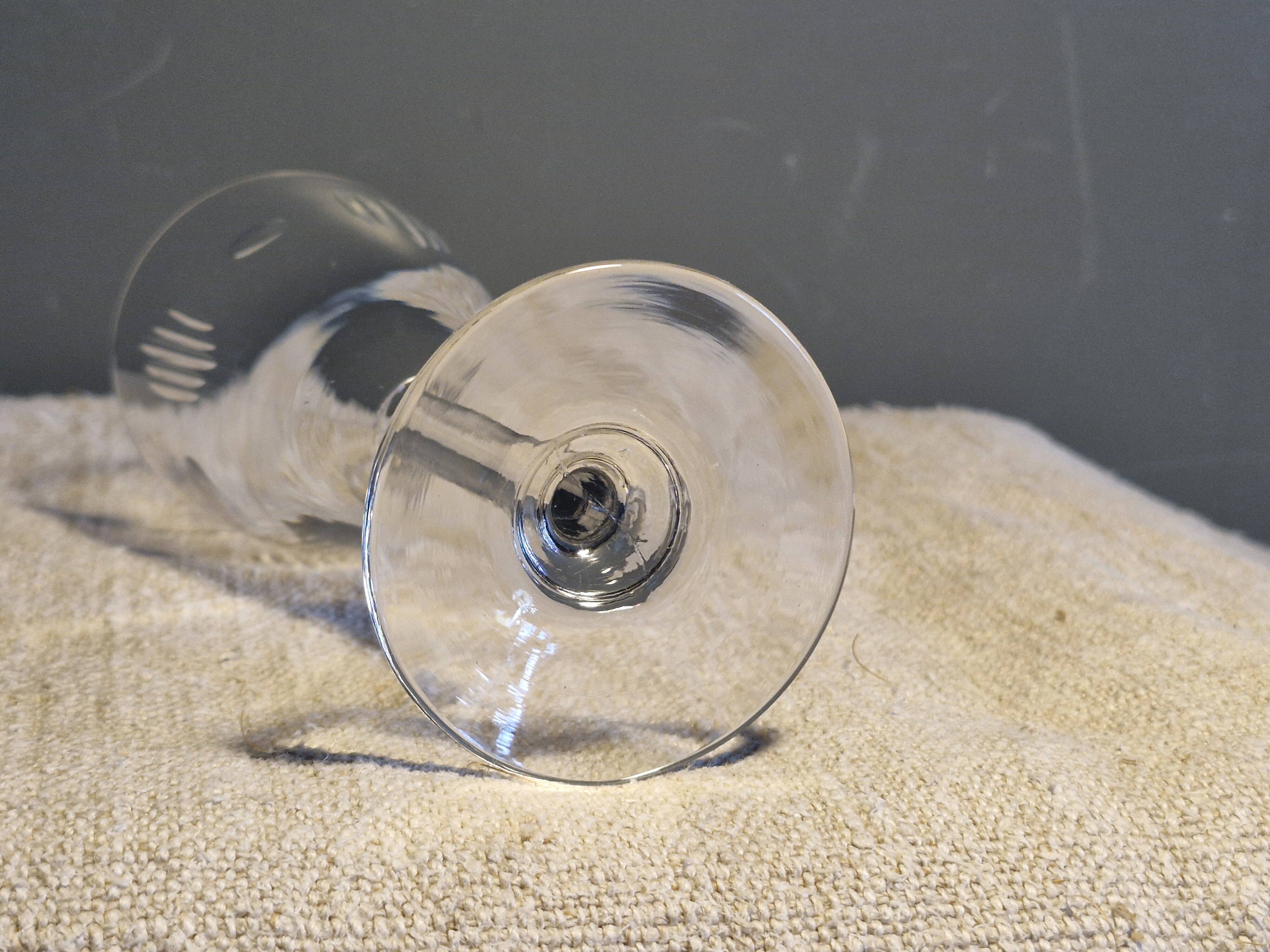 6 Wine Glasses - Small cut decoration - Period 1900